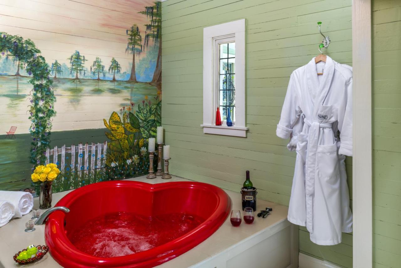 Maison D'Memoire Bed & Breakfast Cottages Rayne Экстерьер фото